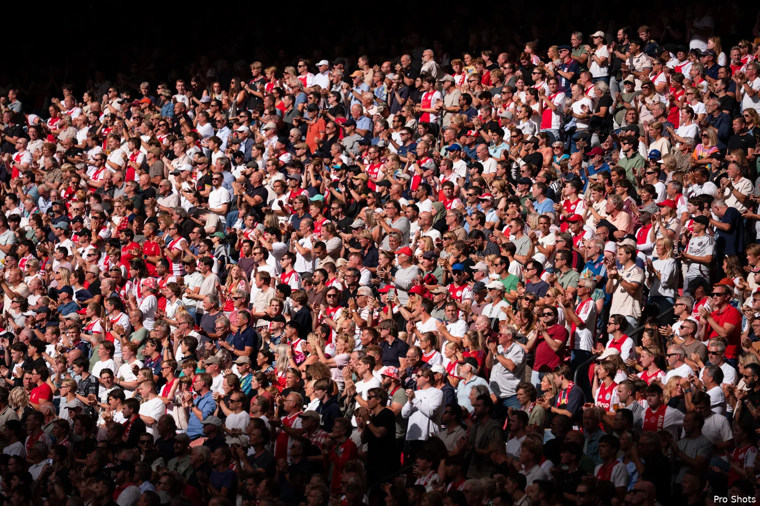 ajax-fans-johan-cruijff-arena-25-26