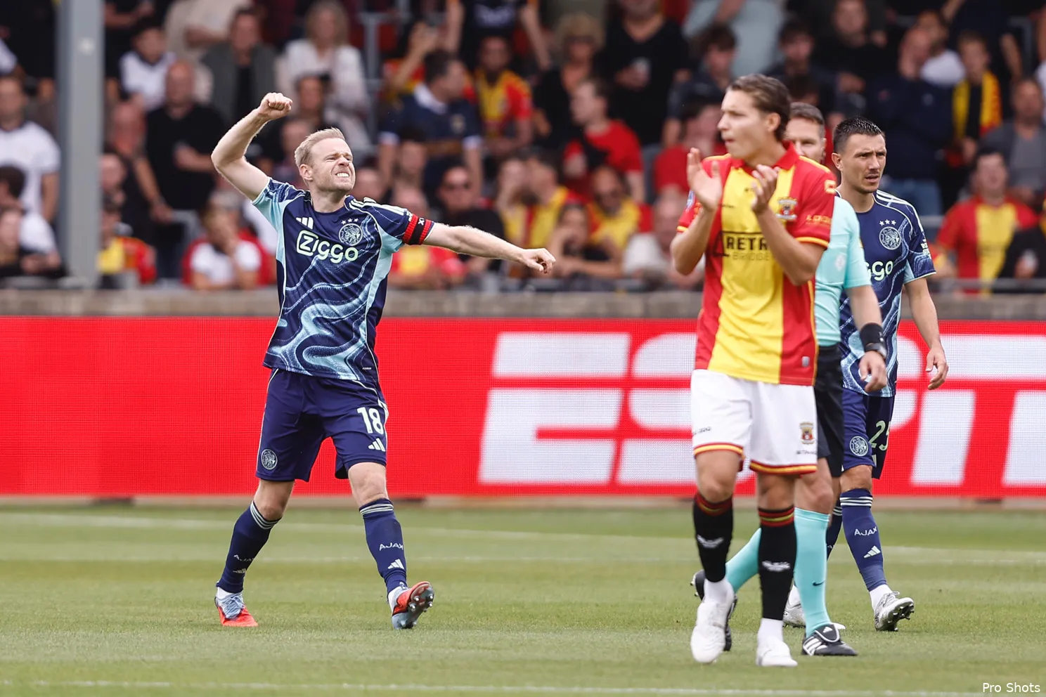 davy-klaassen-go-ahead-eagles-ajax-25-26