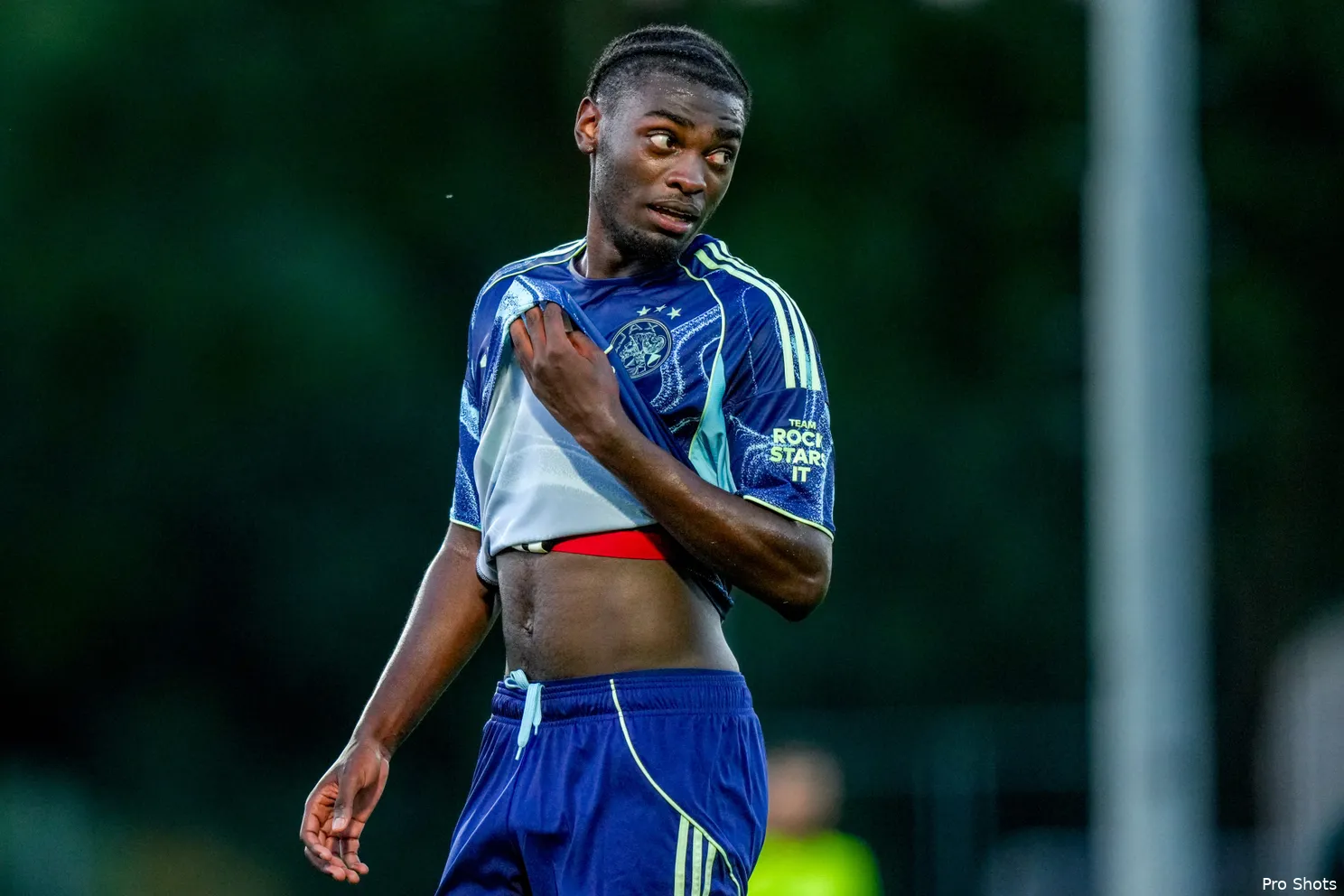 jorthy-mokio-jong-utrecht-jong-ajax-25-26