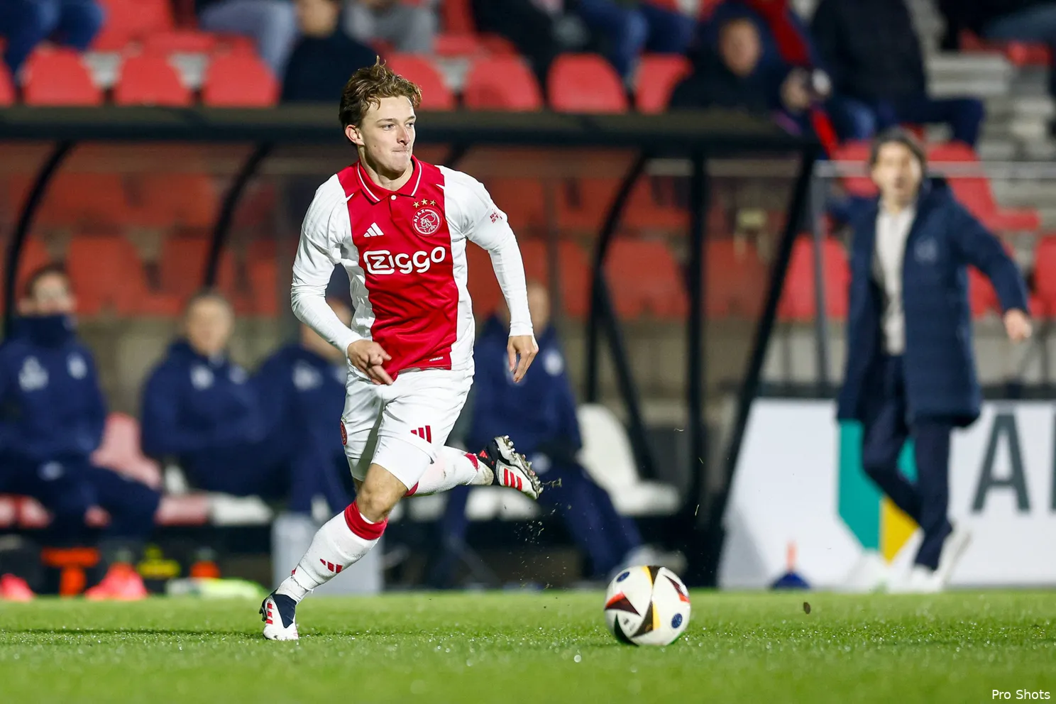 julian-brandes-jong-ajax-25-26