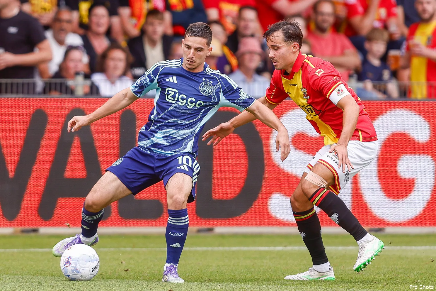 oscar-gloukh-go-ahead-ajax-25-26