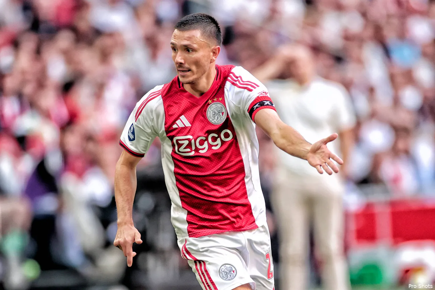 steven-berghuis-ajax-heracles-25-26