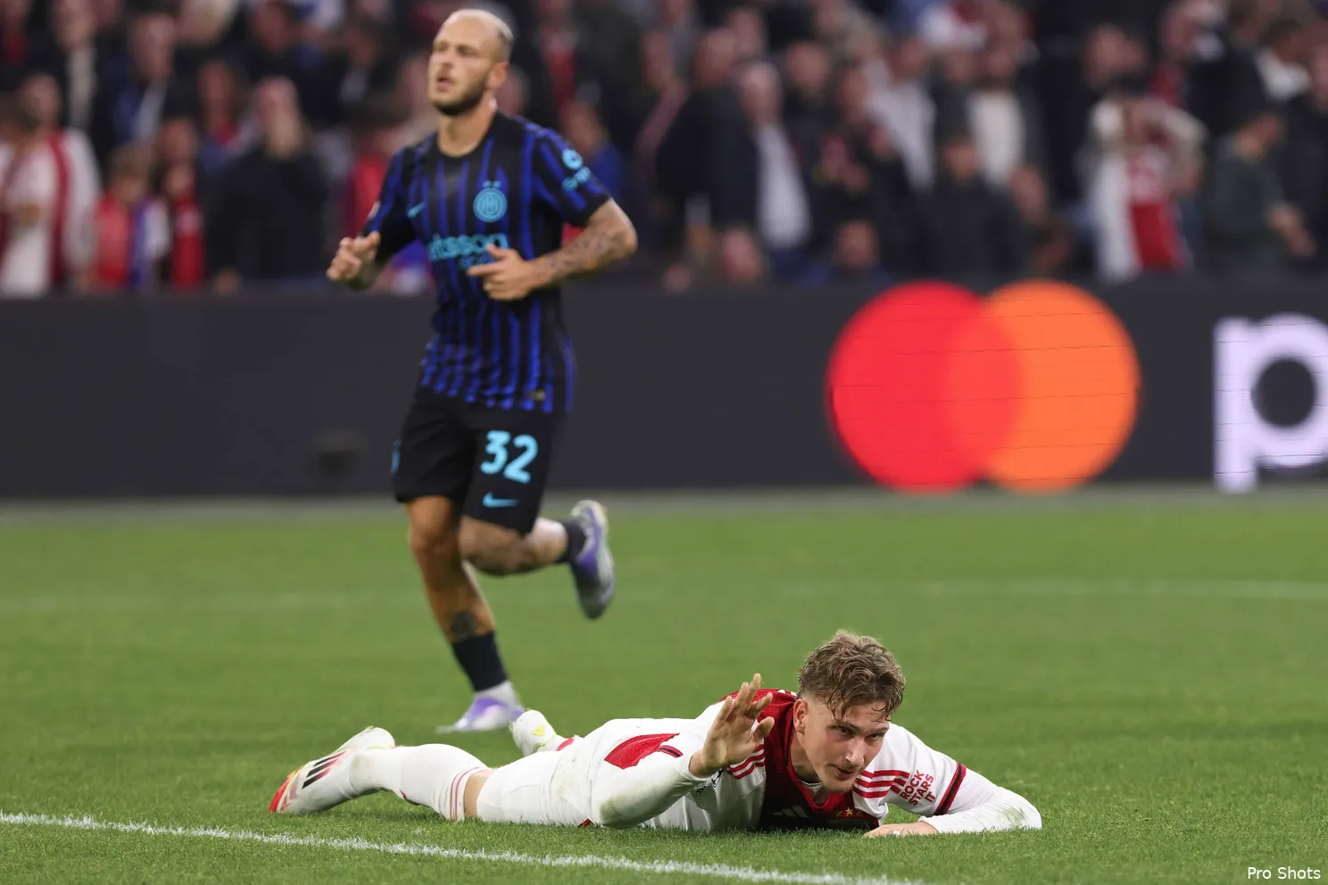 mika-godts-ajax-inter-25-26