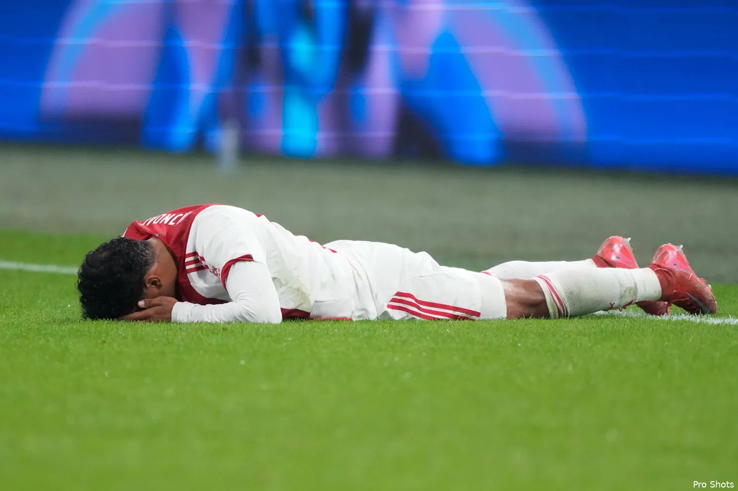 owen-wijndal-ajax-inter-25-26