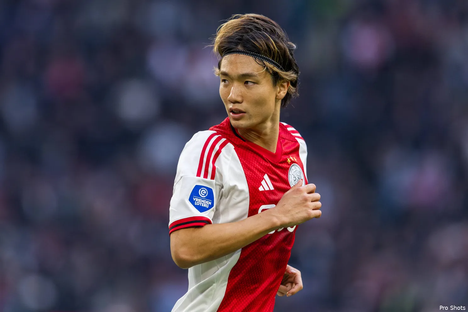 ko-itakura-ajax-25-26