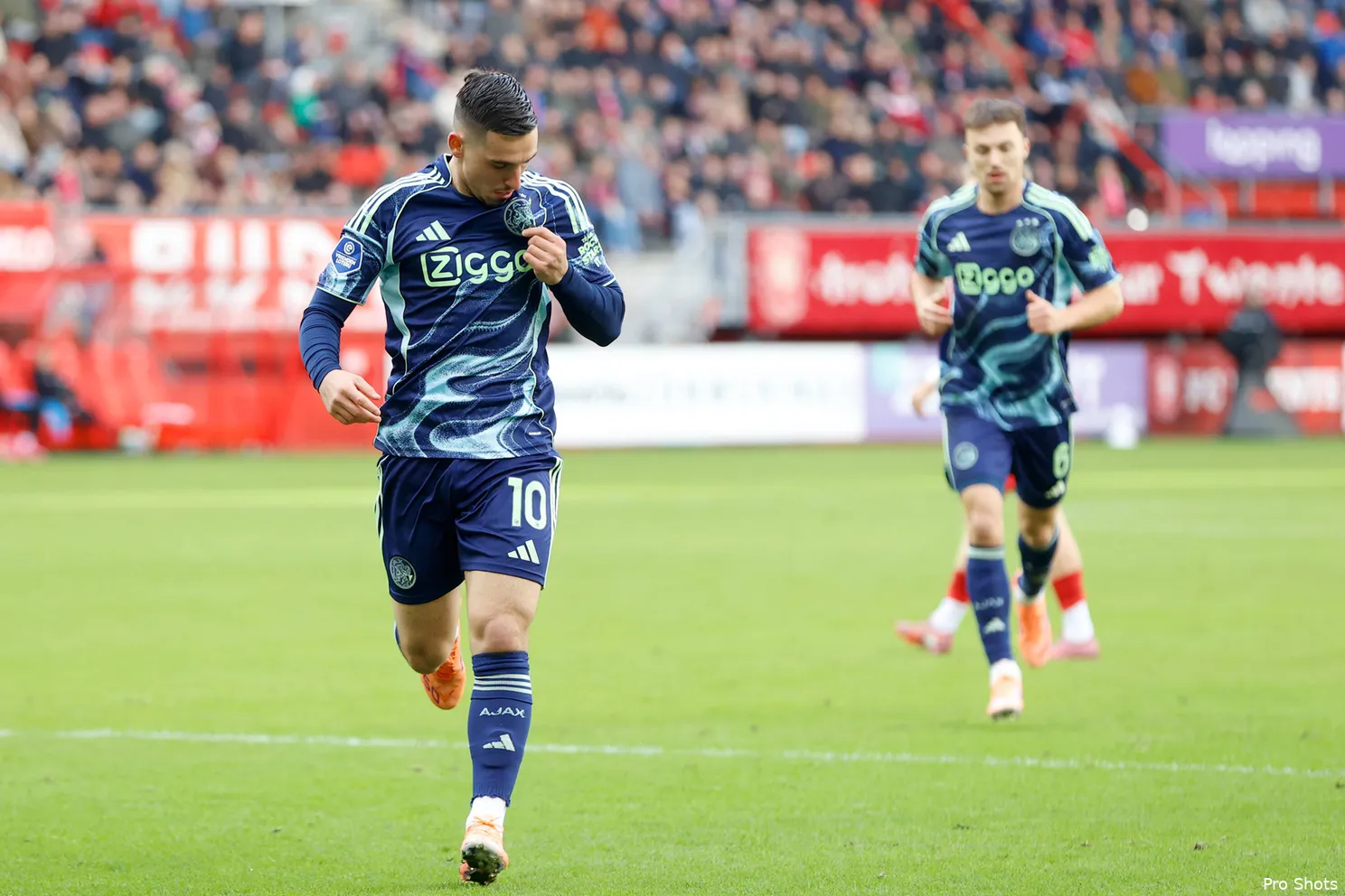 oscar-gloukh-twente-ajax-25-26