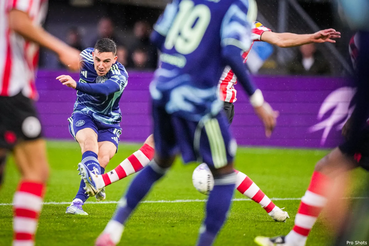 oscar-gloukh-youri-baas-sparta-ajax-25-26