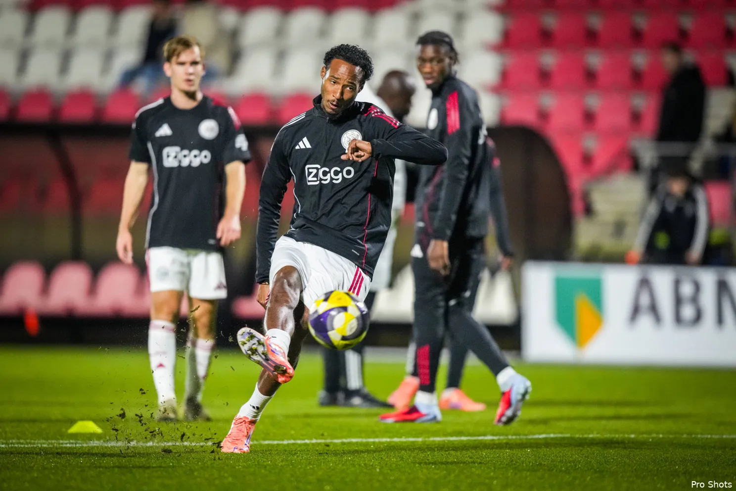 jong ajax fc dordrecht kayden wolff