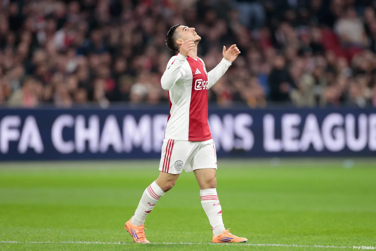 oscar-gloukh-ajax-25-26