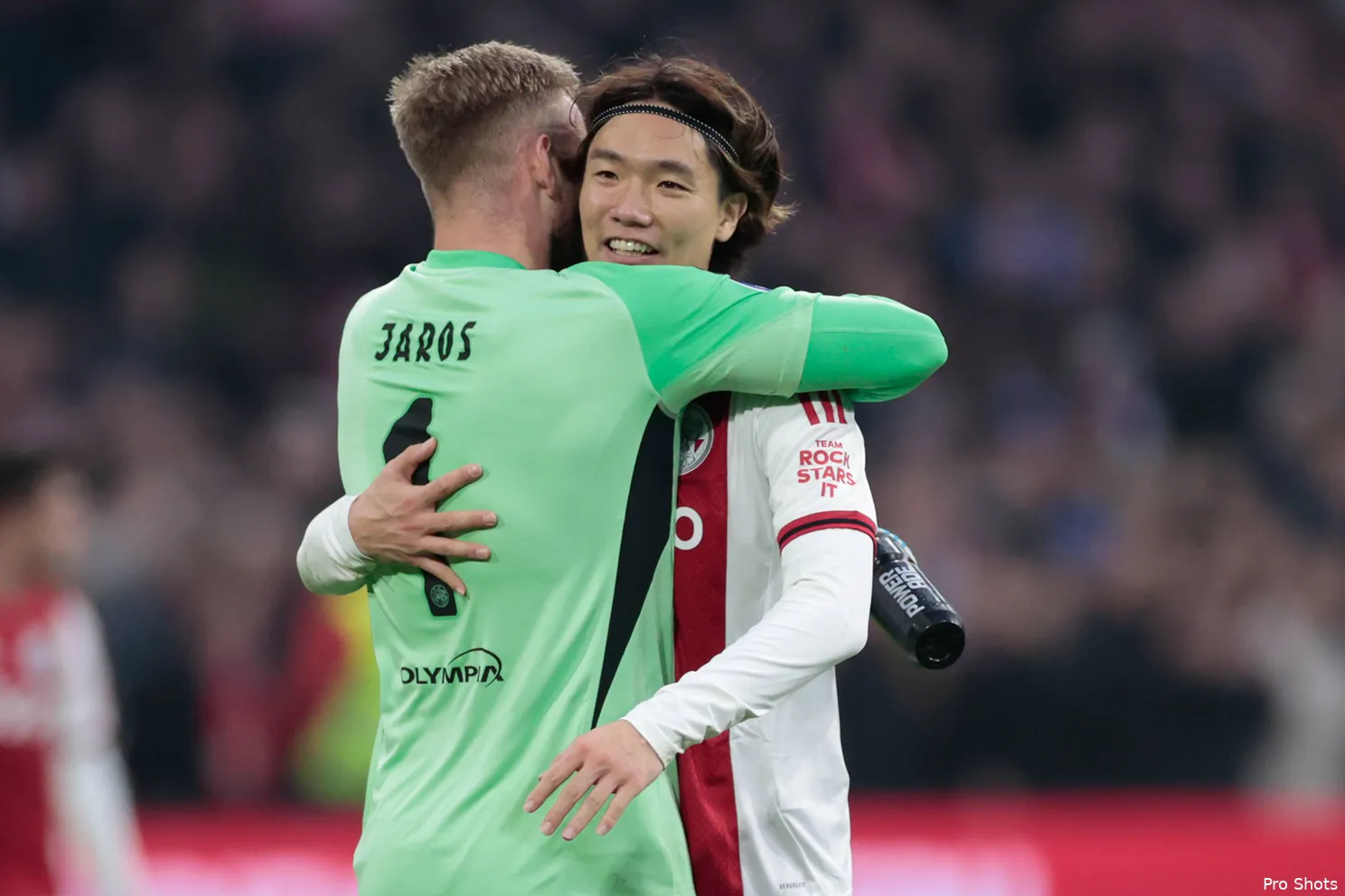 jaros-itakura-ajax-feyenoord-25-26