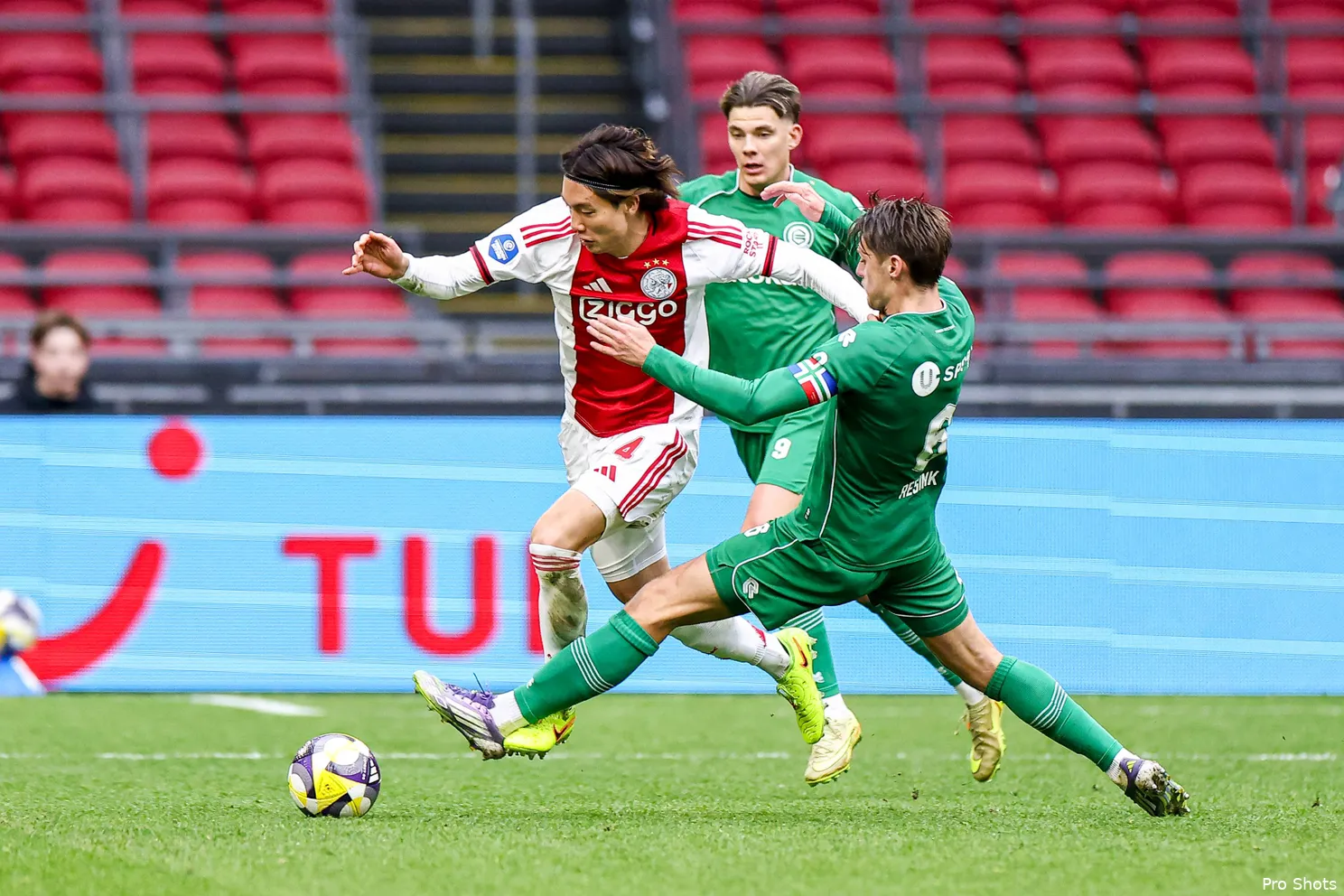 ko-itakura-ajax-groningen-25-26