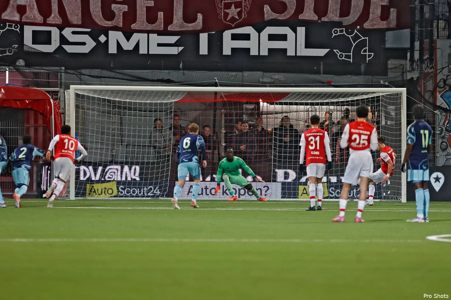 Paul Reverson MVV Maastricht Jong Ajax