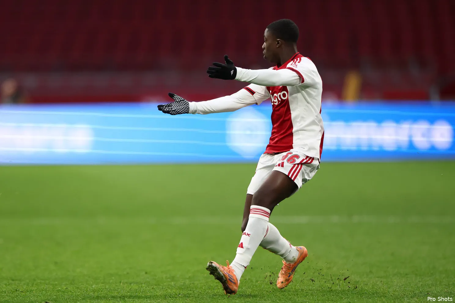 pharell-nash-ajax-groningen-25-26