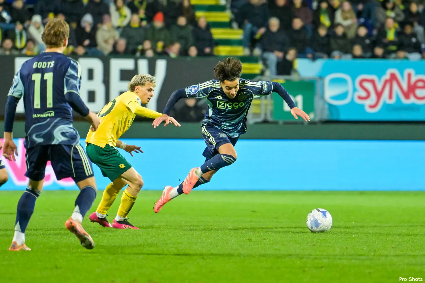 rayane-bounida-fortuna-sittard-ajax-25-26