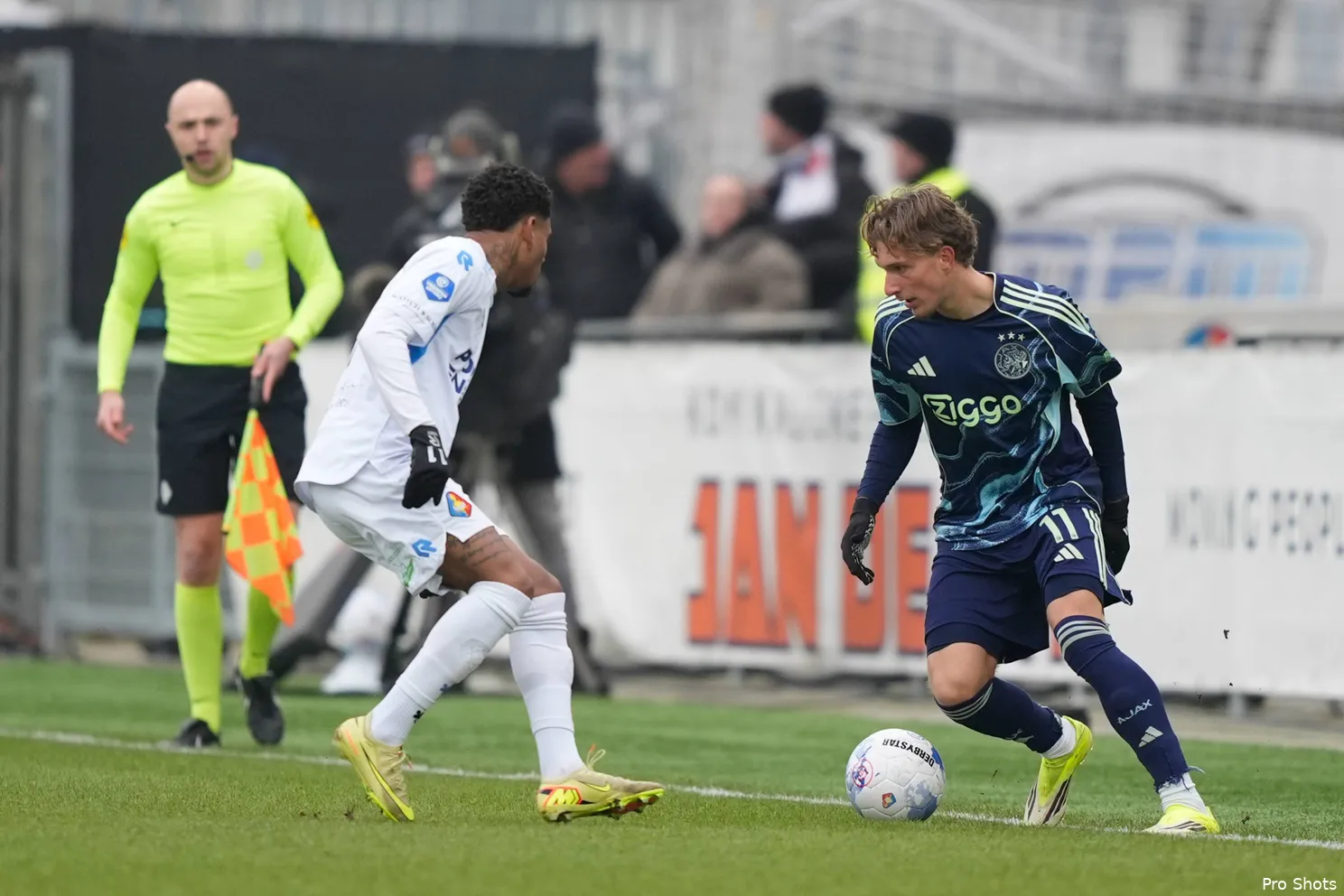 mika-godts-telstar-ajax-25-26