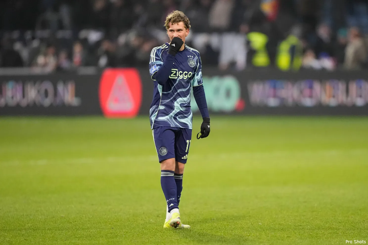 mika-godts-telstar-ajax-25-26