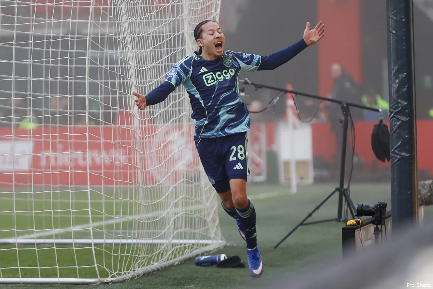 kian-fitz-jim-az-ajax-25-26