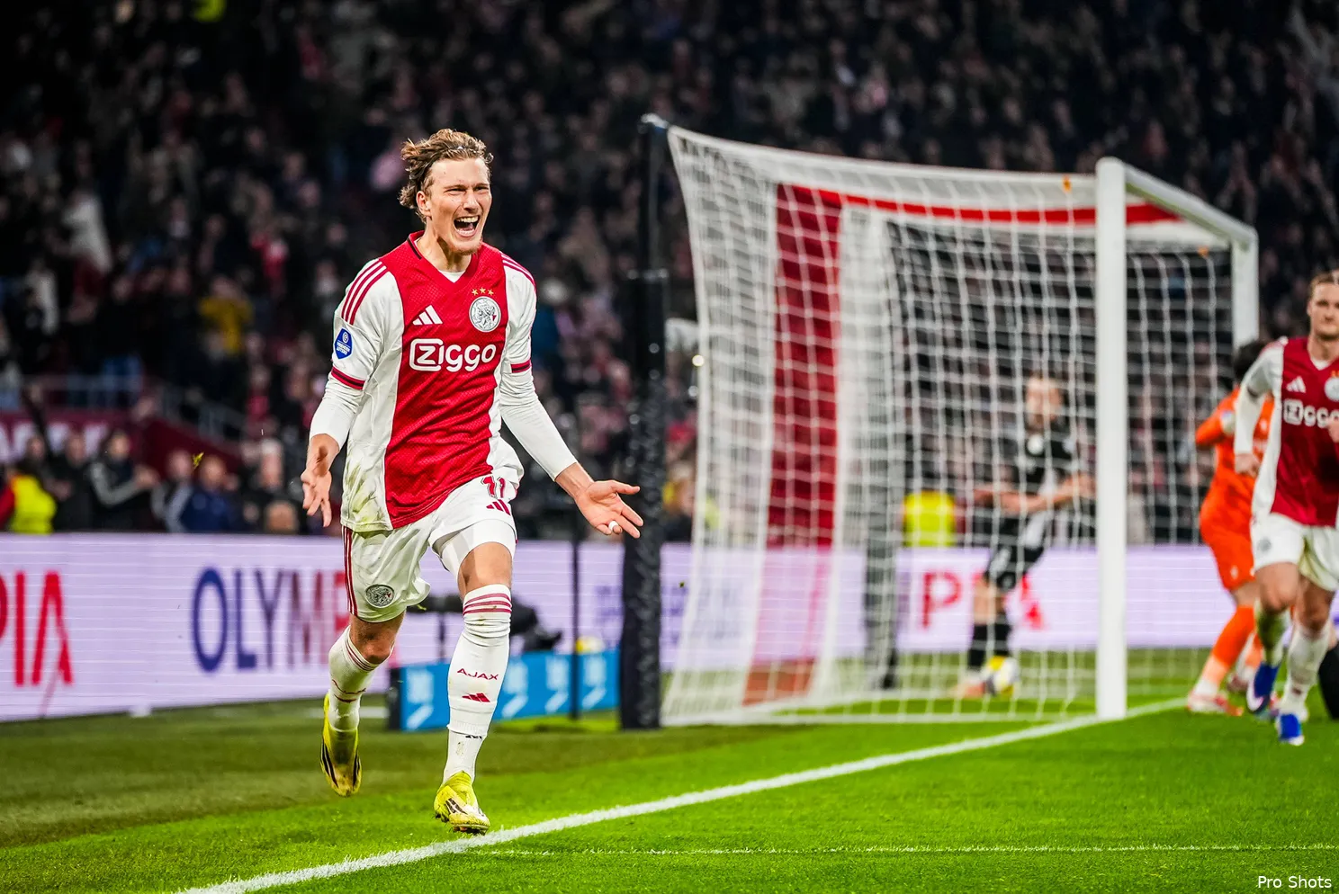Ajax Showtime Mika Godts