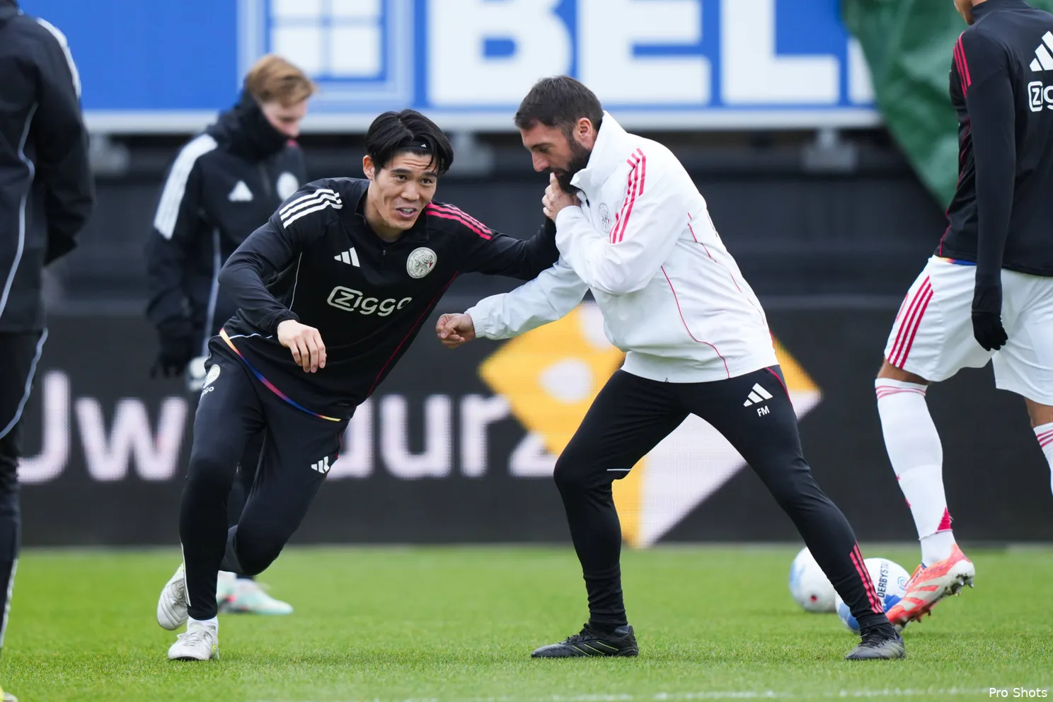 takehiro-tomiyasu-ajax-25-26