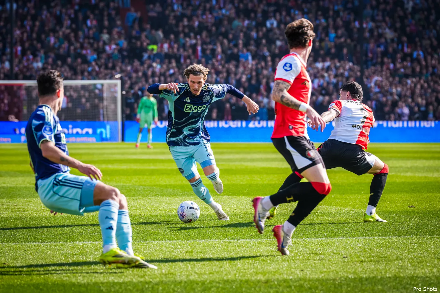 Ajax Showtime Feyenoord Ajax Mika Godts