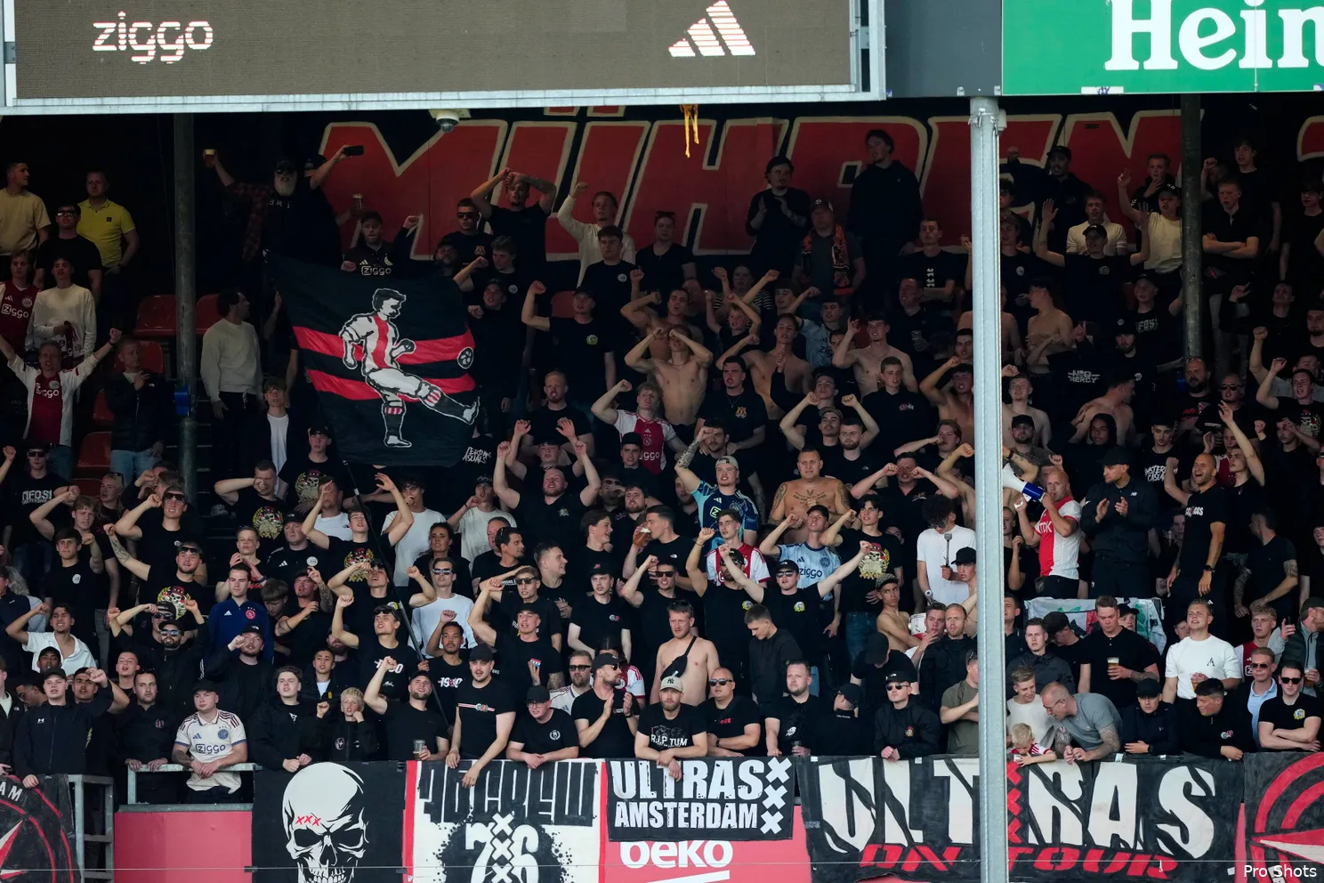 Ajax Showtime supporters fans Ajax Kras Stadion