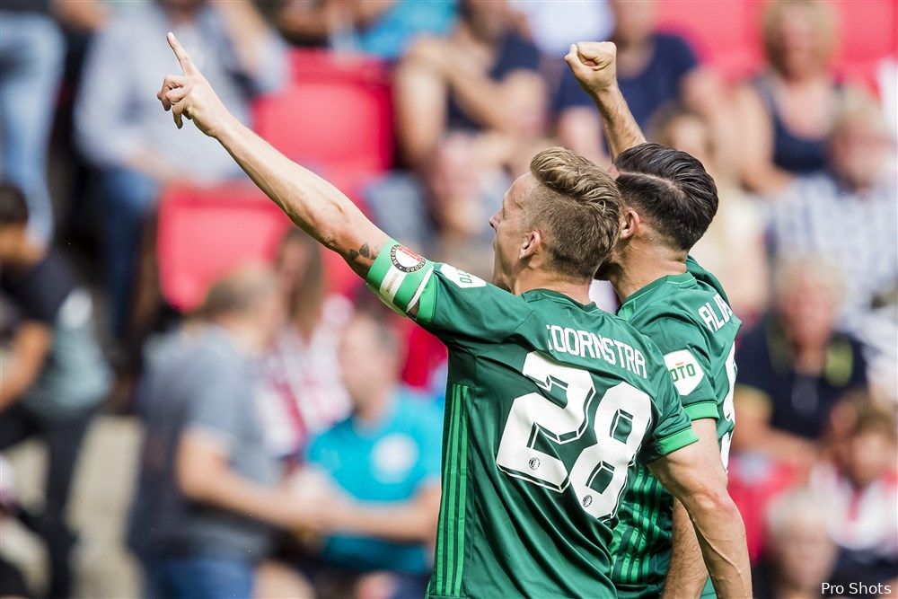 Feyenoord vernedert PSV in eerste Eredivisie-topper