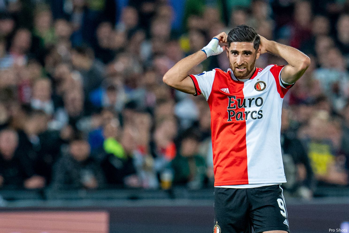 Vormdip bij Jahanbakhsh: "Verrast me dan weer niet"