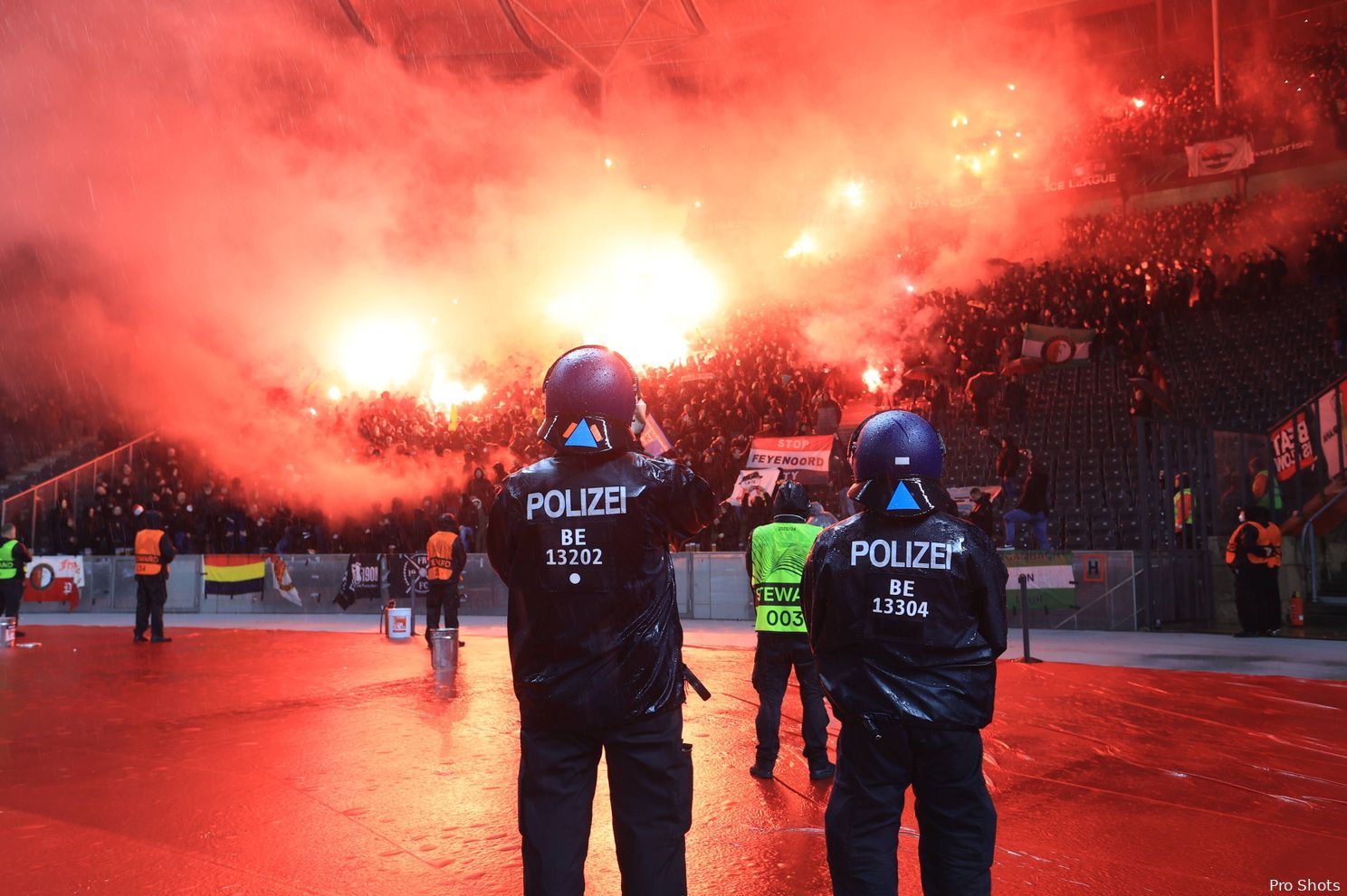 Spelers en supporters vieren feest in Berlijn (video)
