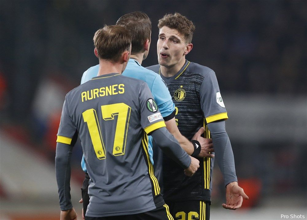 Invaller Dessers kopt Feyenoord in Praag naar groepswinst