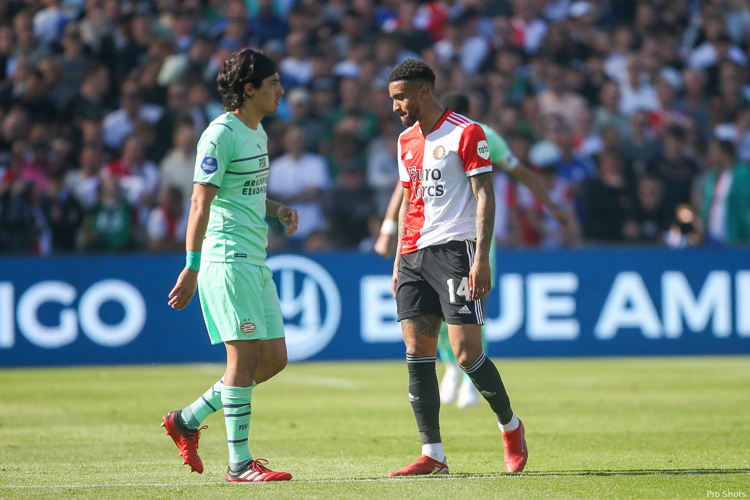 Feyenoord knokt zich knap terug in topper tegen PSV