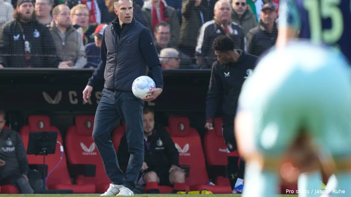 Johan Derksen Supports Robin van Persie’s Dismissal as Feyenoord Coach
