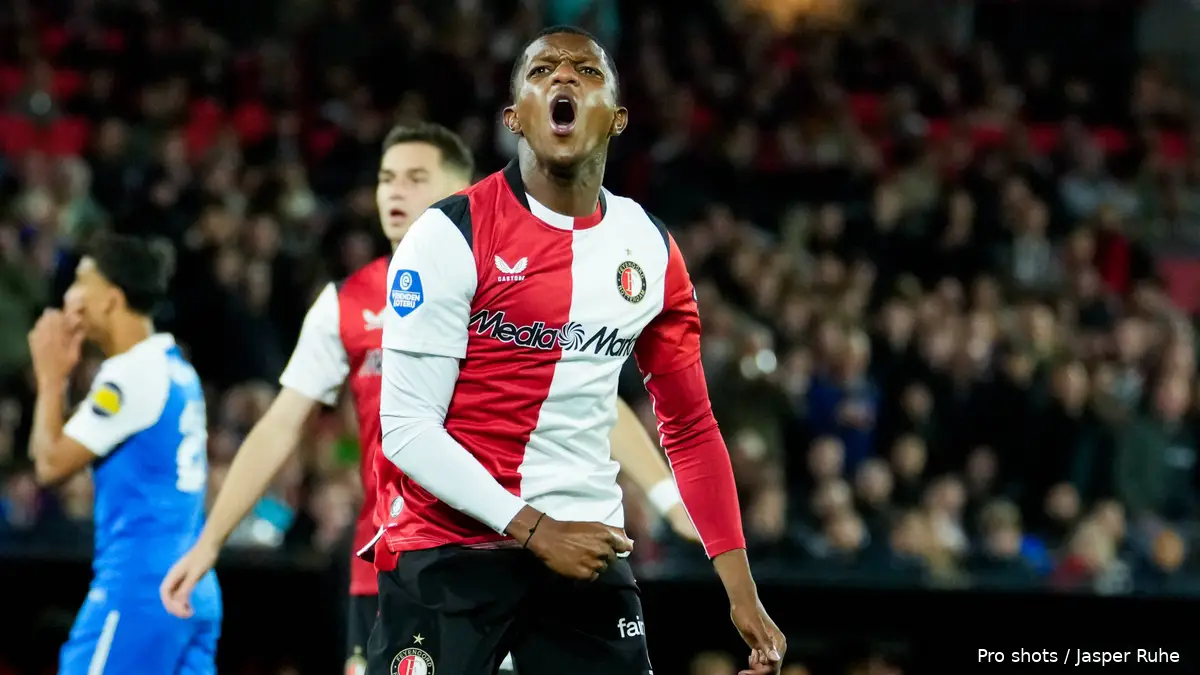 Giovanni van Bronckhorst praises Feyenoord defender Givairo Read
