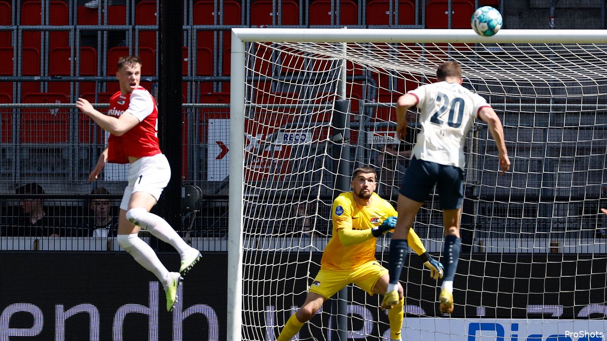 Uitslagen Eredivisie Ajax kansloos ten onder, maar eindigt met kunsten vliegwerk derde Uitslagen Eredivisie Ajax kansloos ten onder, maar eindigt met kunsten vliegwerk derde