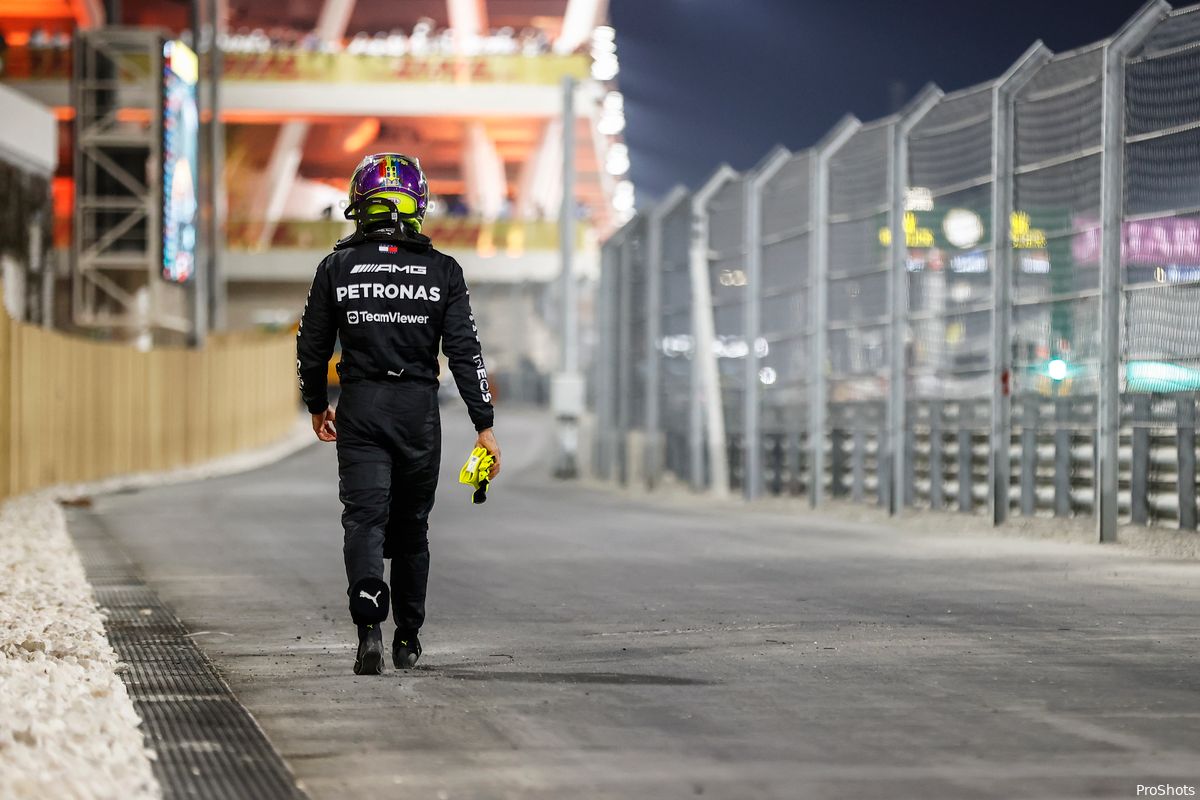 FIA gaat incident overstekende Hamilton tijdens GP Qatar opnieuw onderzoeken