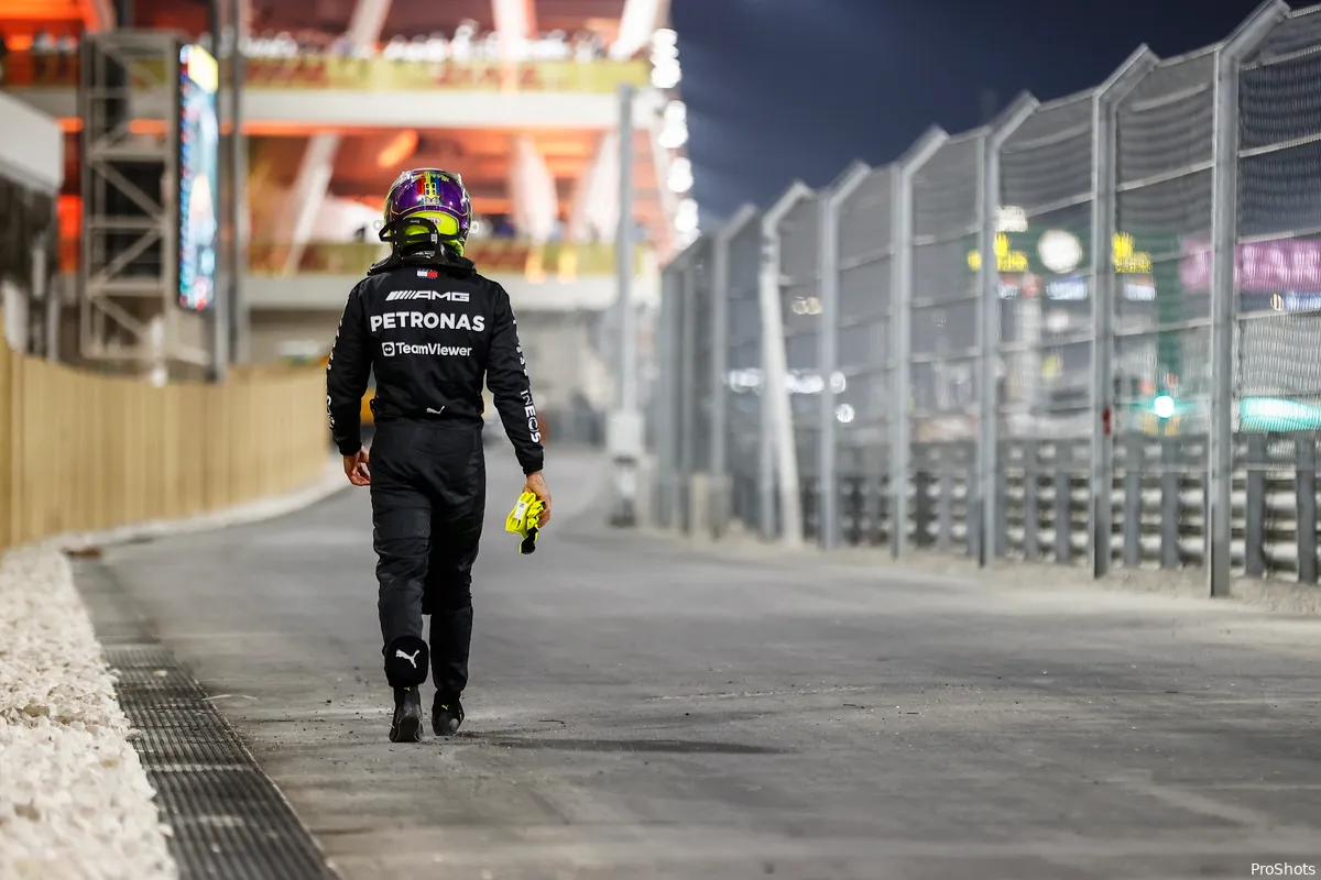 hamilton crash qatar