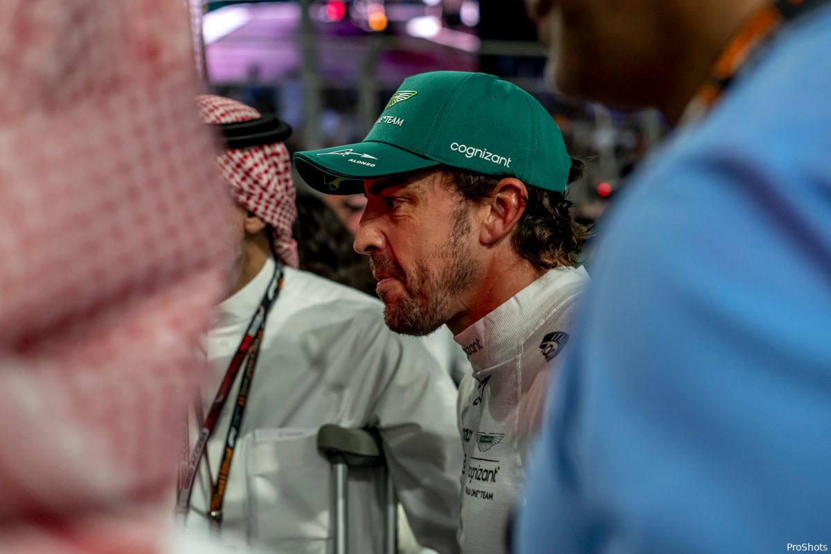 Bizar: Fernando Alonso wordt derde, dan vierde en dan toch nog derde in de GP van Saoedi-Arabië