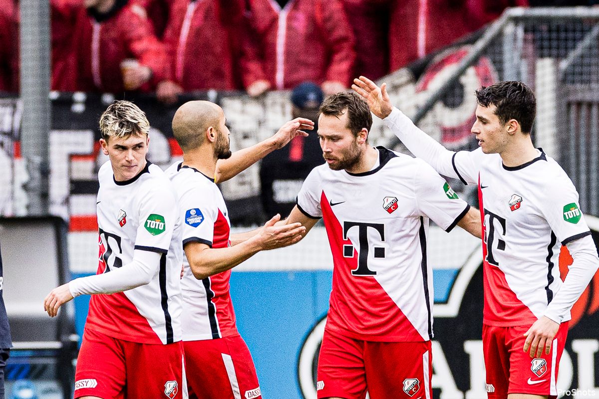 Lush Live Eredivisie | Psv Komt Na Var-ingreep Op Achterstand Bij Fc Utrecht Wallpaper Concept