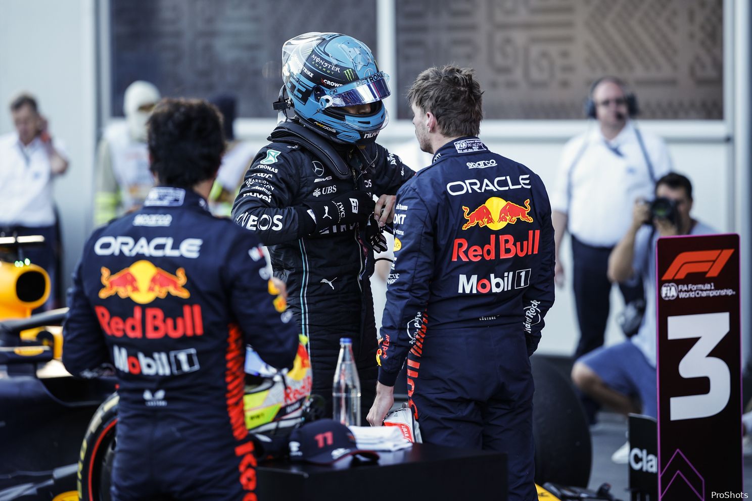 verstappen sprint russell red bull mercedes azerbeidzjan 2023