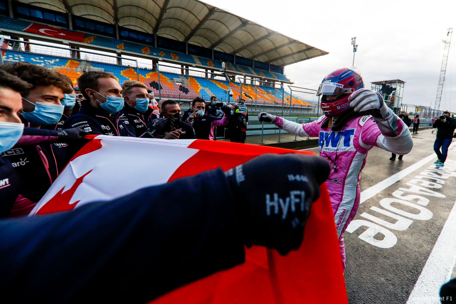 Hamilton doet gehele Formule 1-grid verbleken met polepositions-record