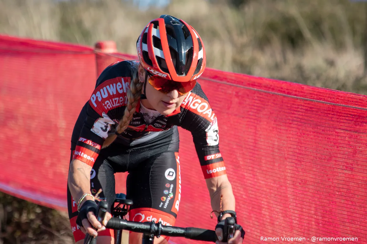 Betsema zet feestje Pauwels Sauzen-Bingoal voort met knappe zege in Ruddervoorde