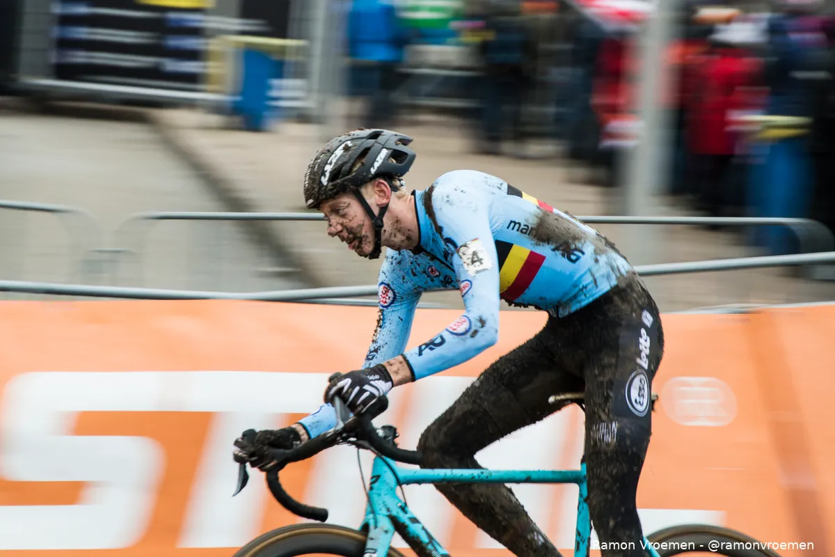 Belgen kunnen leven met beresterke Pidcock, behalve Vanthourenhout: 'Ging ons niet uit het wiel rijden'