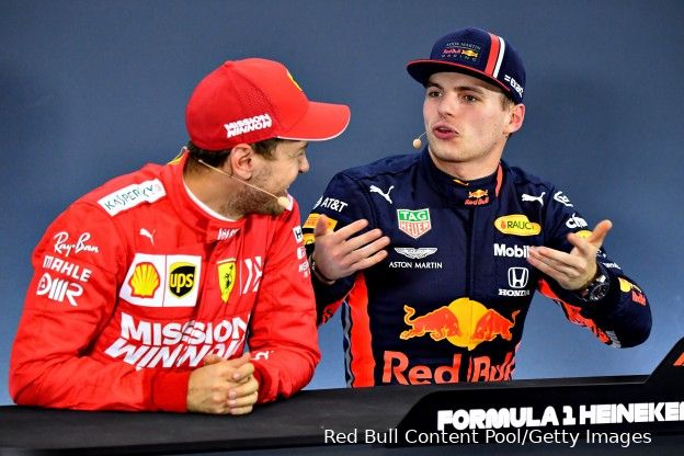 Vettel: 'Hoop dat Verstappen aan het einde van het jaar competitief materiaal heeft'