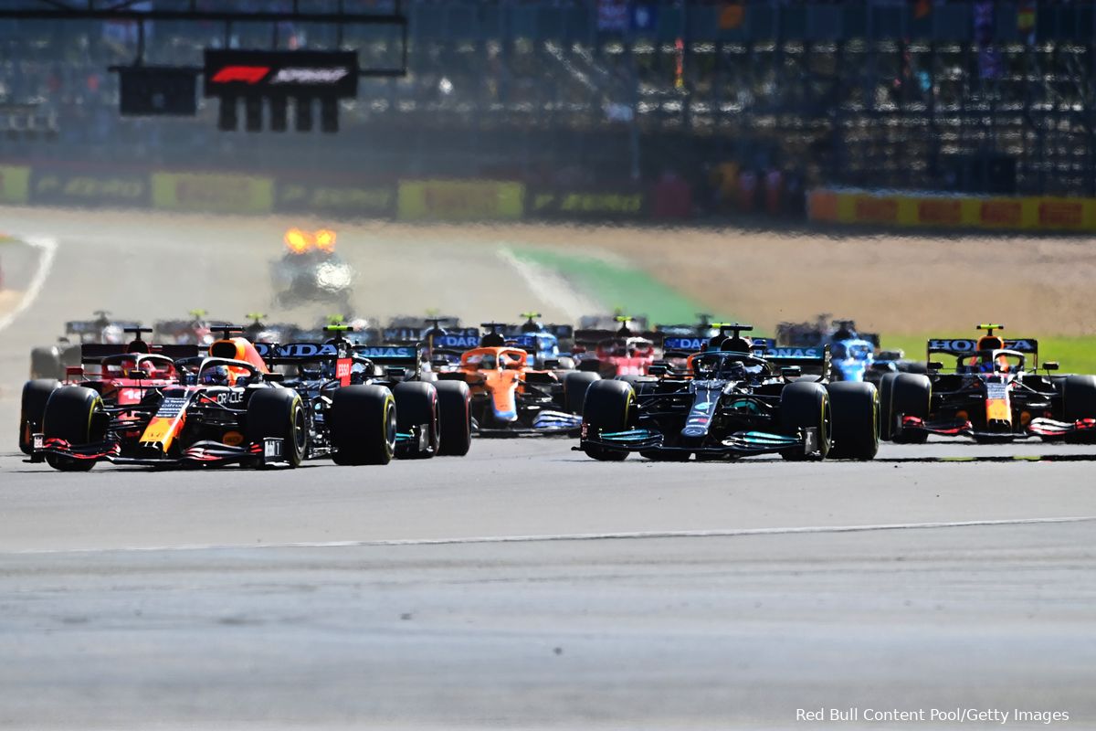 Verstappen over format sprintweekend: 'Dan word je dus minder hard gestraft'