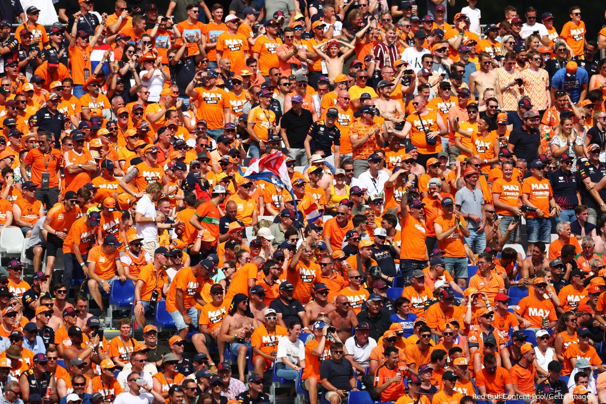 F1 Kijktip | Verstappen spreekt Orange Army toe: 'Ongelofelijk de support hier'