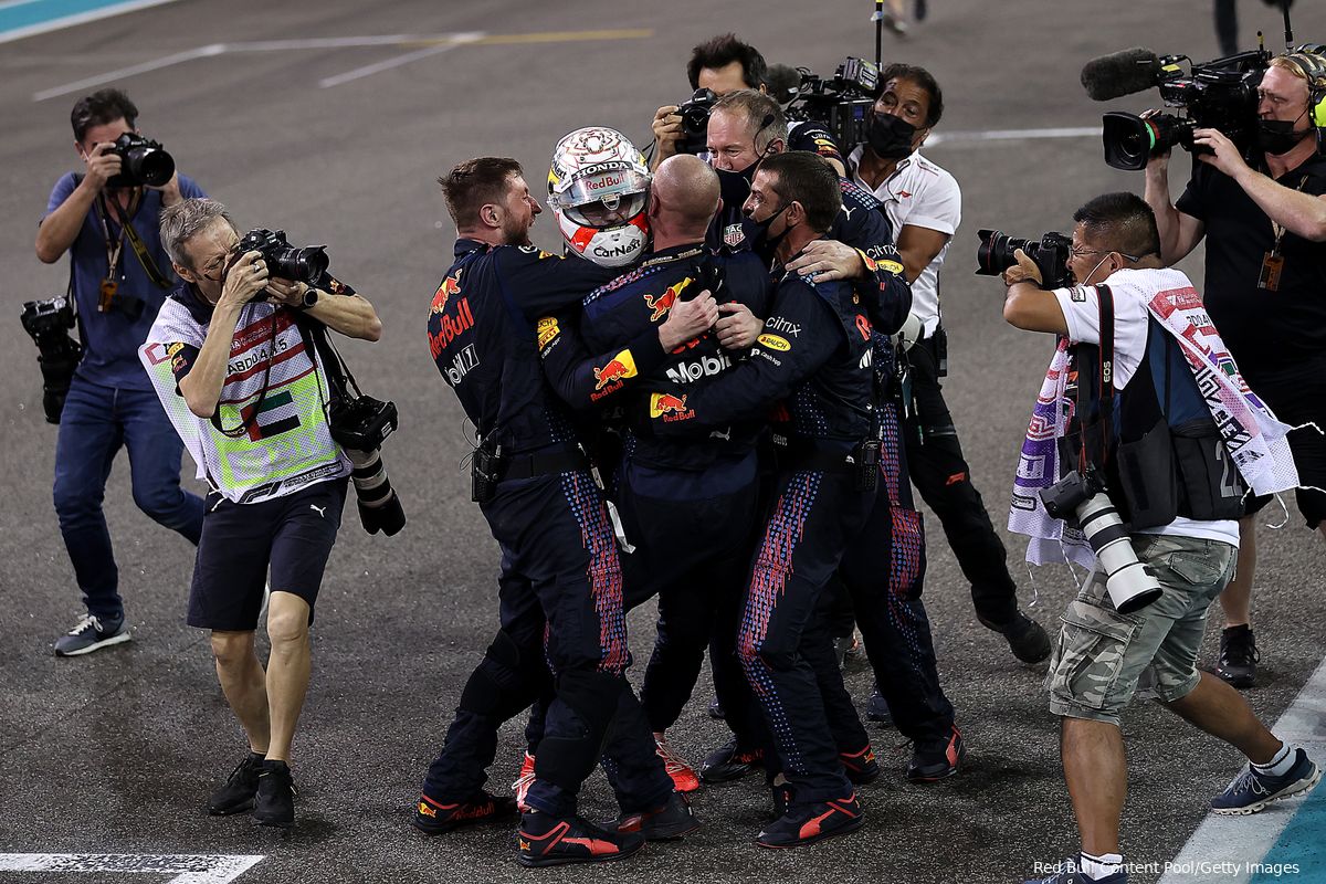 Marko ziet emotionele Verstappen Red Bull-bolide overstijgen: 'Ter hoogte van Senna'