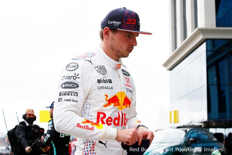 Verstappen schrikt van gat met AlphaTauri: 'Dan doen wij iets niet goed'