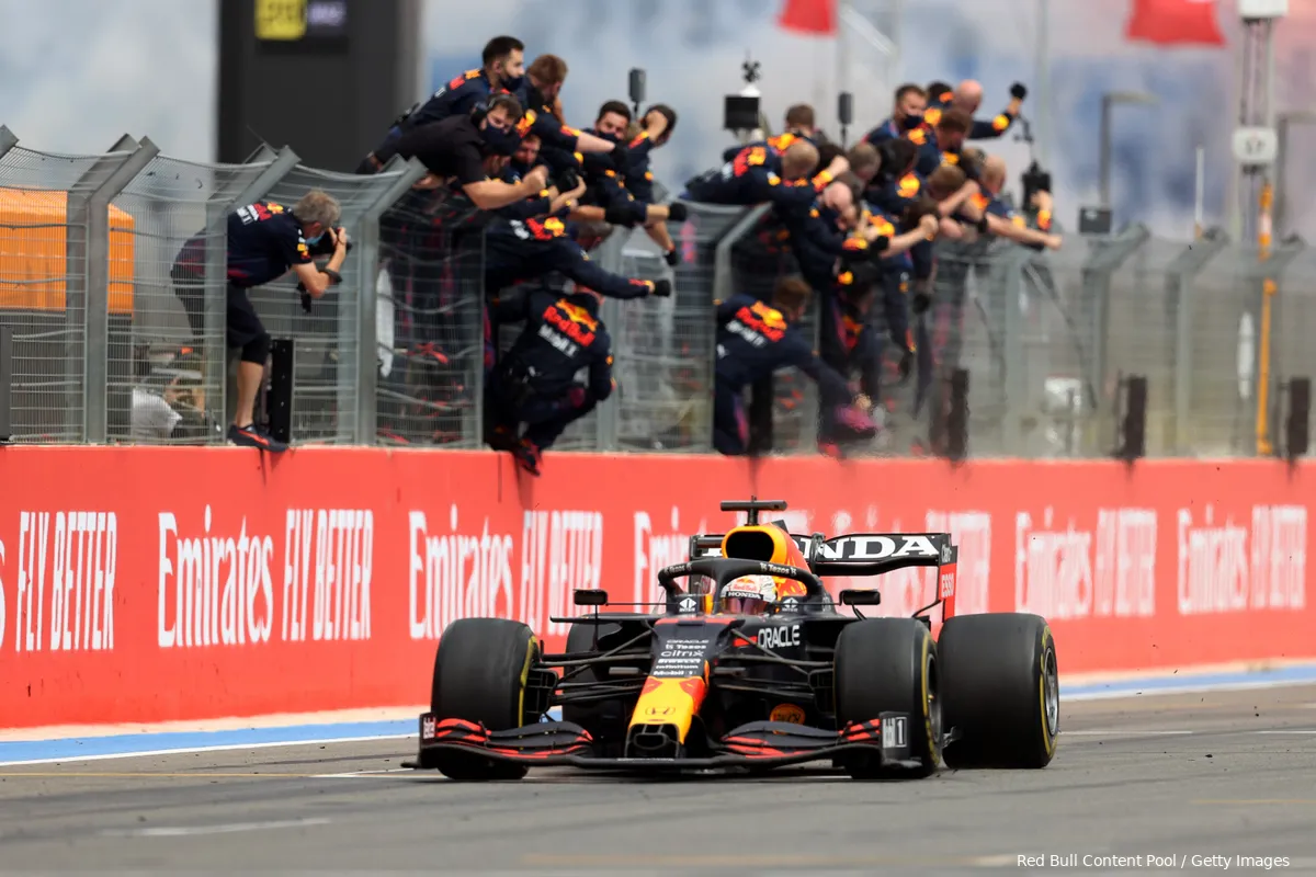 Max Verstappen viert 25e verjaardag: hoogtepunten en statistieken
