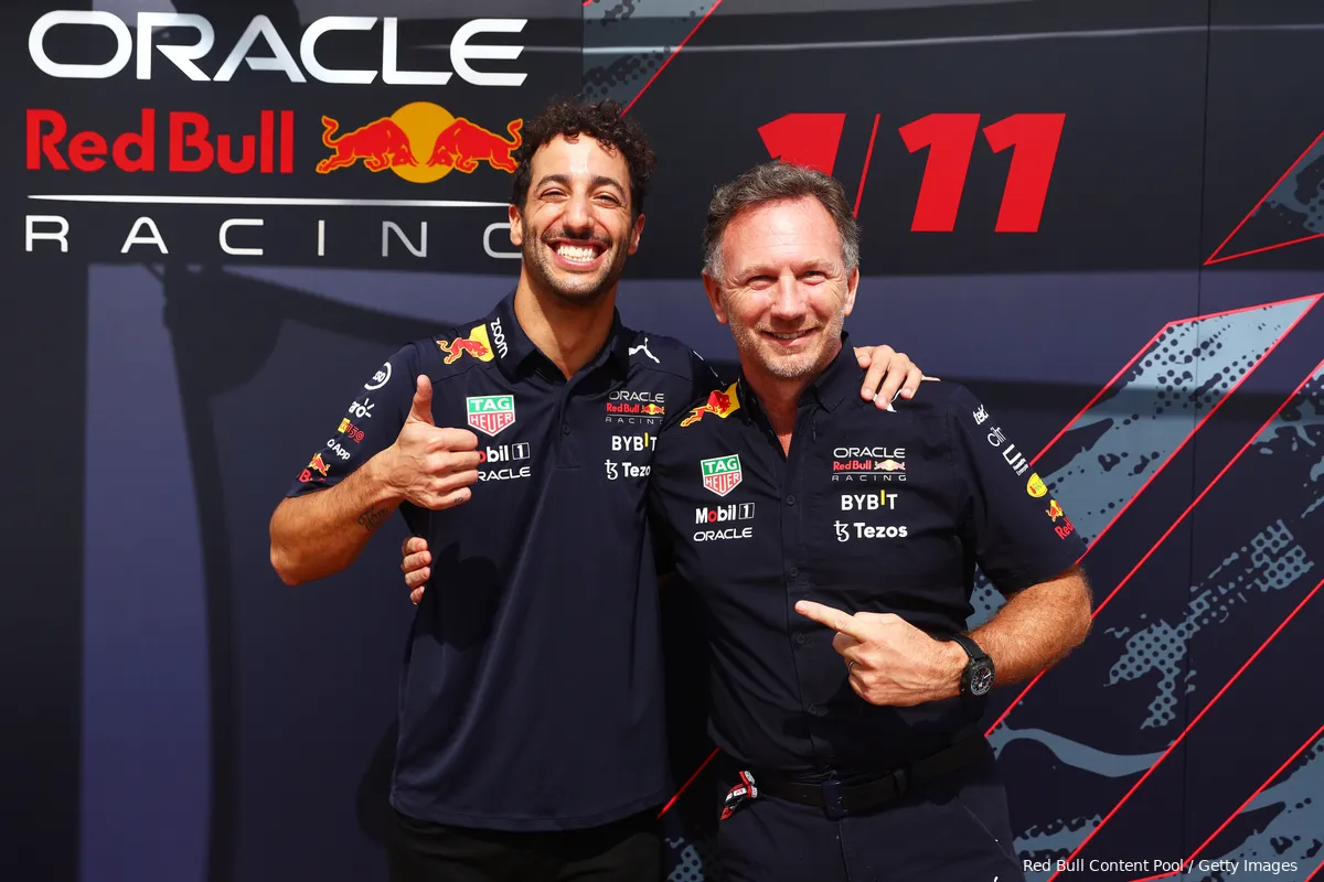 Horner gaat publiekelijk in op ontslag ‘noodoplossing’ De Vries en aanstellen Ricciardo