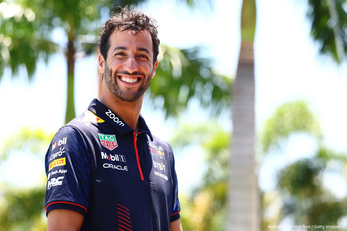 Ricciardo trekt lolbroek aan bij terugkeer: ‘Zou eigenlijk ijs gaan eten rond deze tijd’