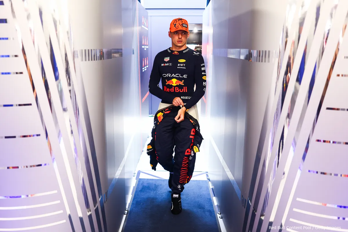 Verstappen vermaakte zich temidden van dominante P1: 'Wilde even kijken hoeveel kruit er in het vat zat'